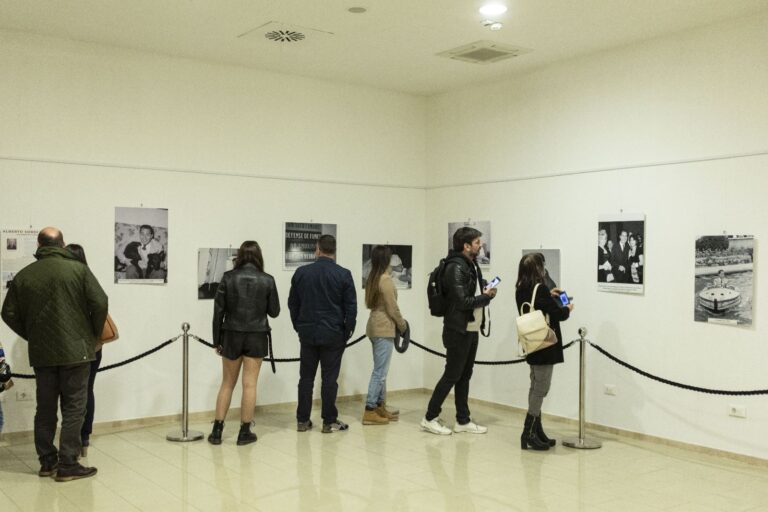 La mostra fotografica Alberto Sordi segreto ideata e curata da Igor Righetti