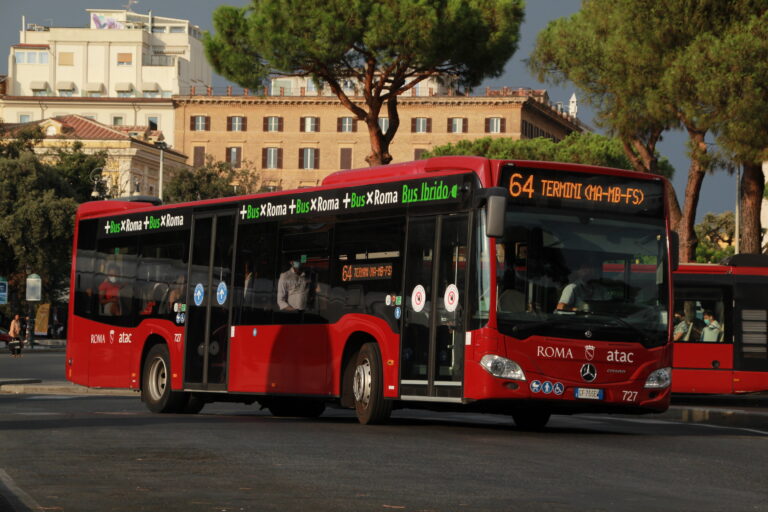 Citaro_C2_Hybrid_linea_64